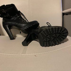 Dolce Veta Black lace up boots  size 9